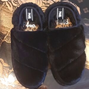 P448 Faux Fur Slippers 5 US/35 IT Black Soft EUC